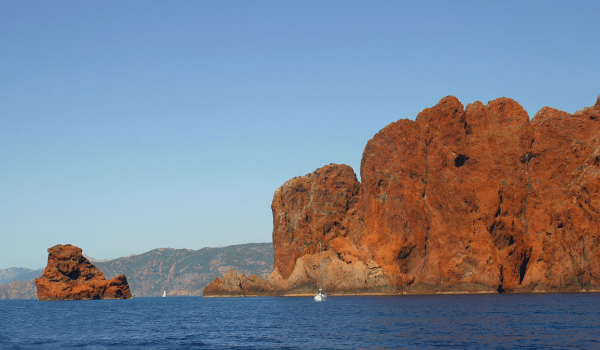 Astuces pour explorer la réserve naturelle de Scandola en Corse