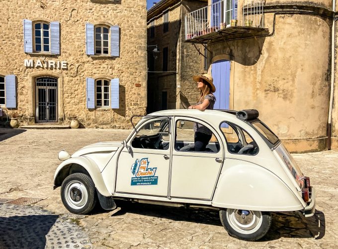 Visite du Luberon en 2CV, du Colorado Provençal et d’un chais avec dégustations (1 jour)