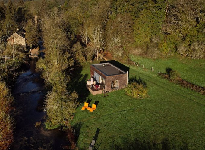 Le Cube et son bain nordique Finlandais en Bourgogne