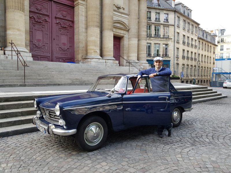 Visite insolite de Paris en Peugeot 404