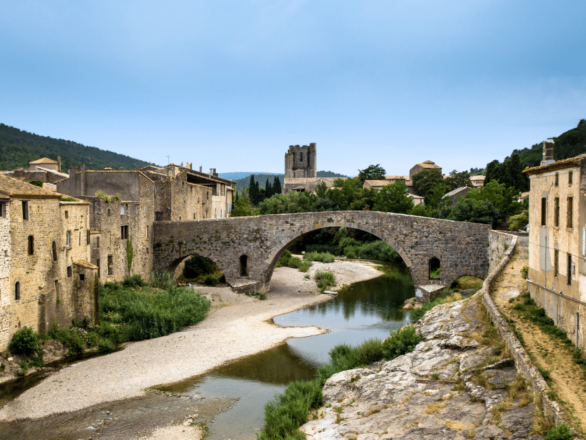 Découvrez le charme authentique du village médiéval de Lagrasse