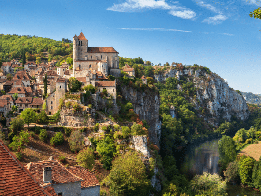 Saint-Cirq-Lapopie : Immersion pittoresque dans un village médiéval perché