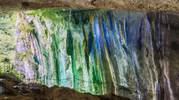 Sentier des Sorcières au Pays Basque: une odyssée mystique à travers les grottes cachées