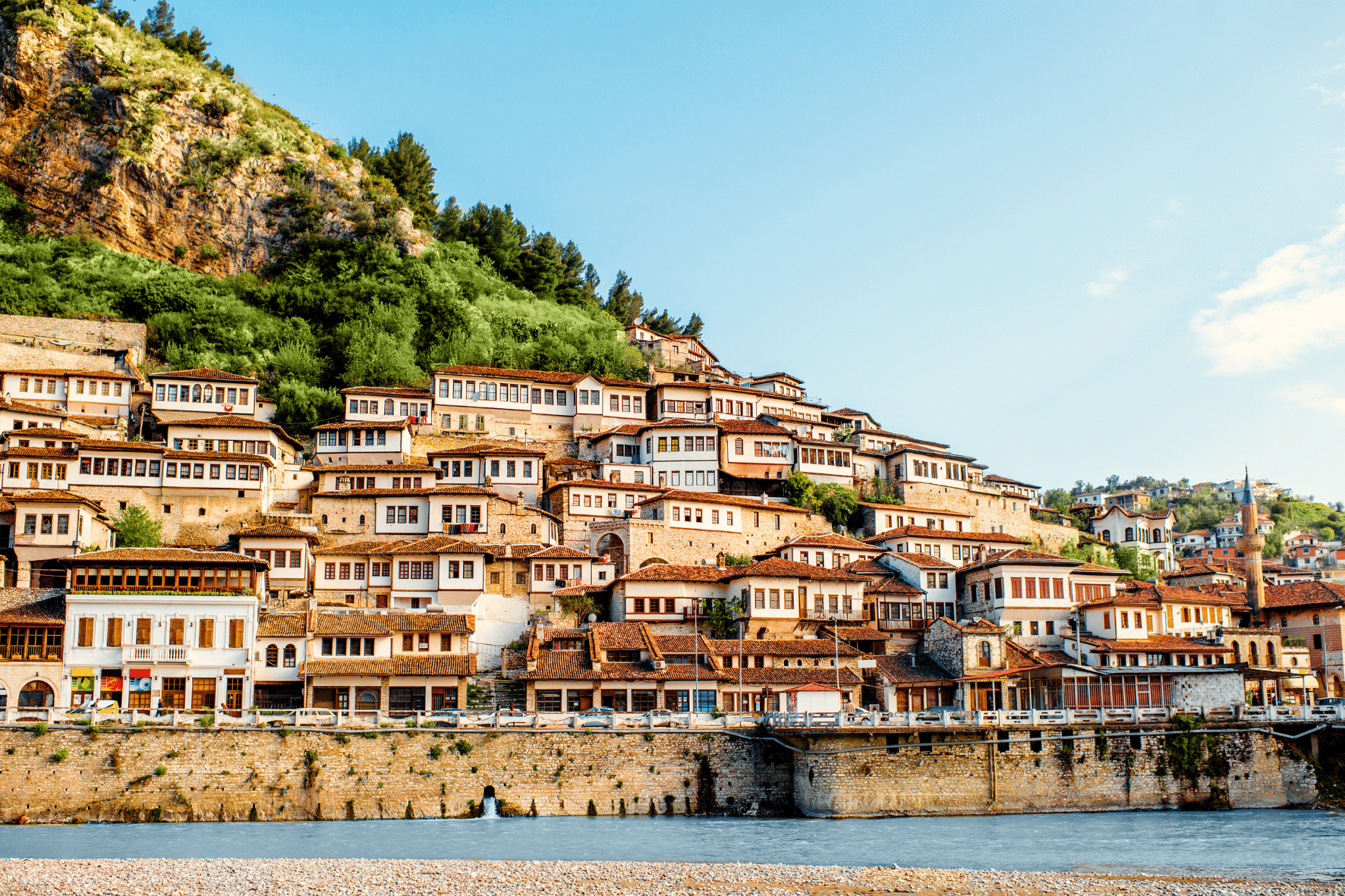 Berat la ville aux mille fenêtres en Albanie