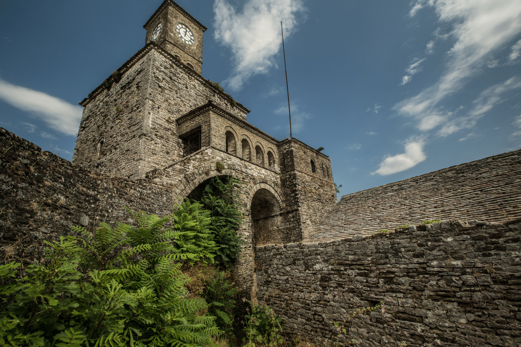 citadelle de Gjirokaster en Albanie