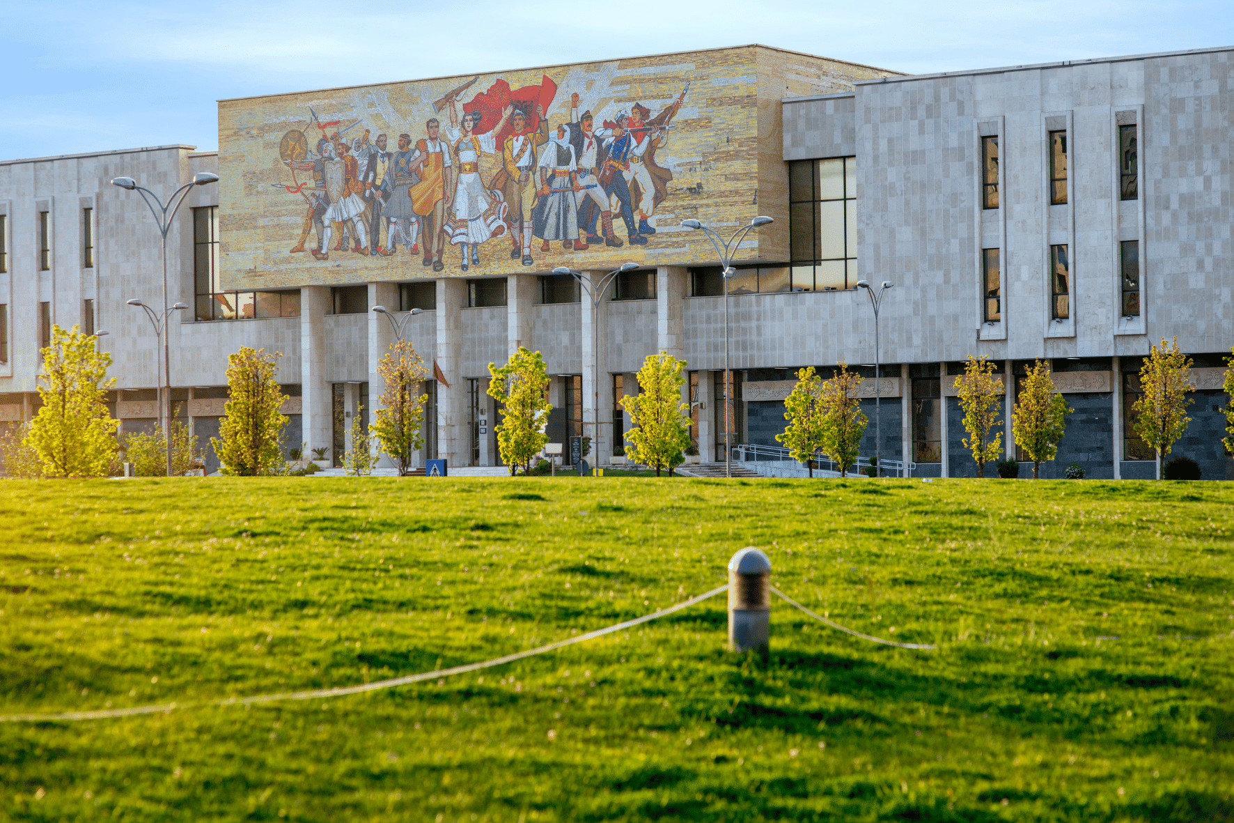 Fresque communiste de Tirana en Albanie